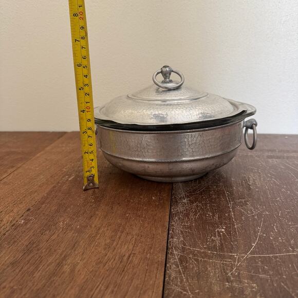 Vintage Hammered Aluminum Casserole Dish & Vintage Pryex 1.5 qt Glass Bowl - Picture 7 of 10